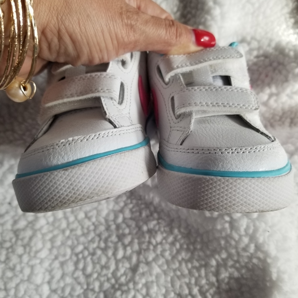Toddlers Nike sneakers - Size 7